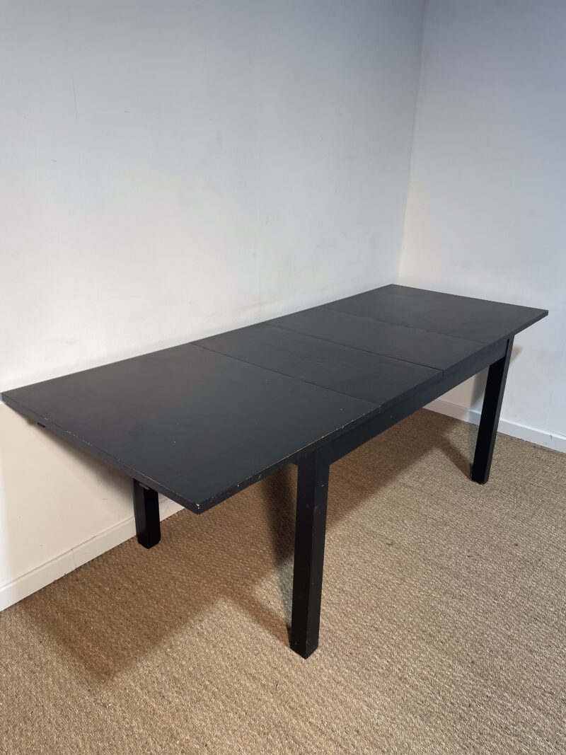 Table noire en bois à rallonges – Image 2