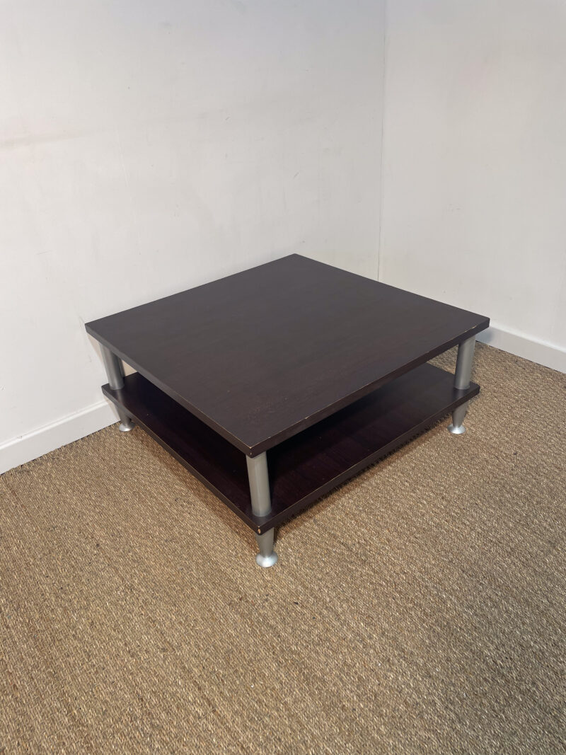 Table basse carrée