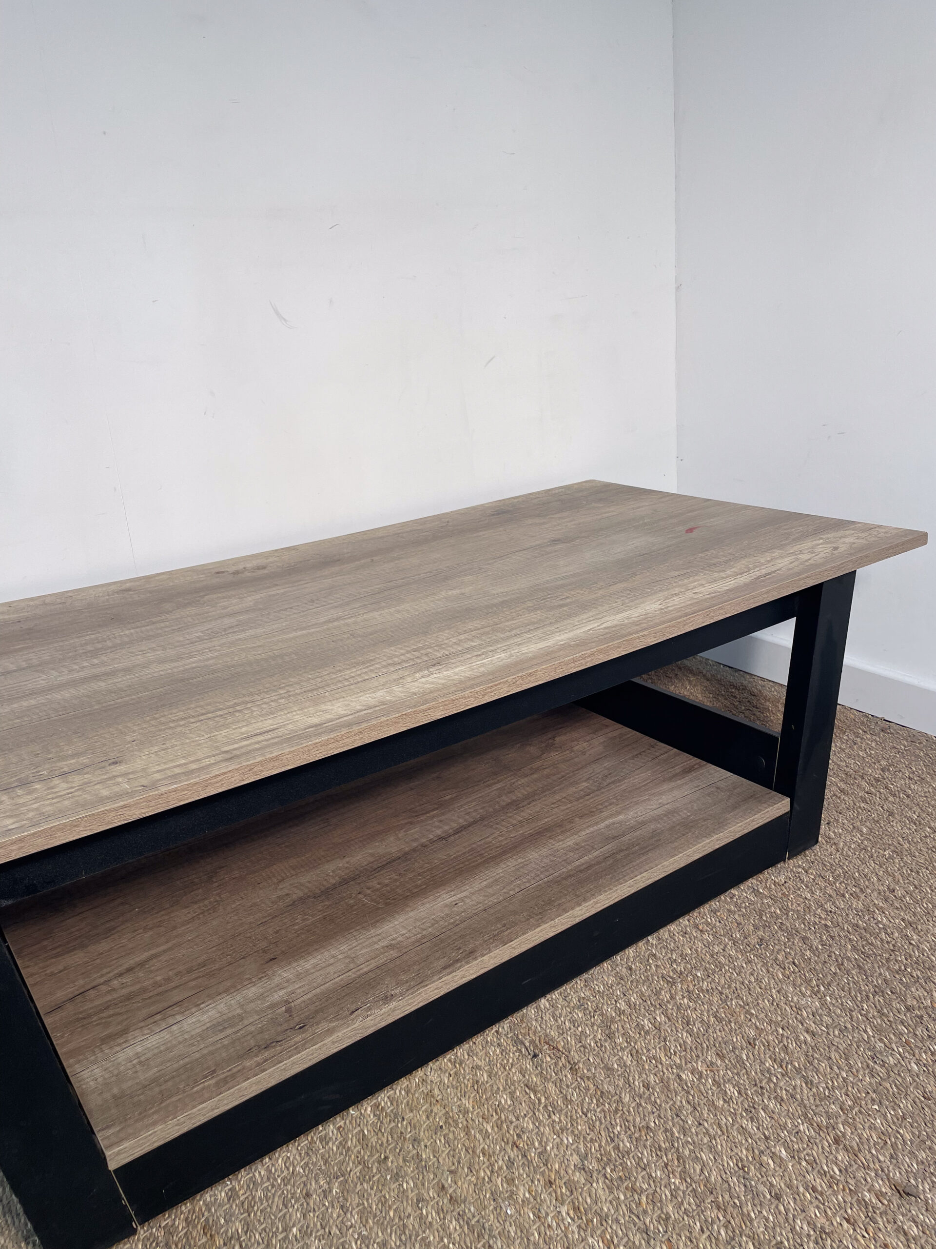 Table basse noire et bois – Image 3