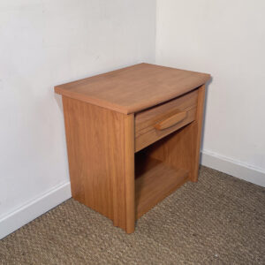 Table de chevet en bois