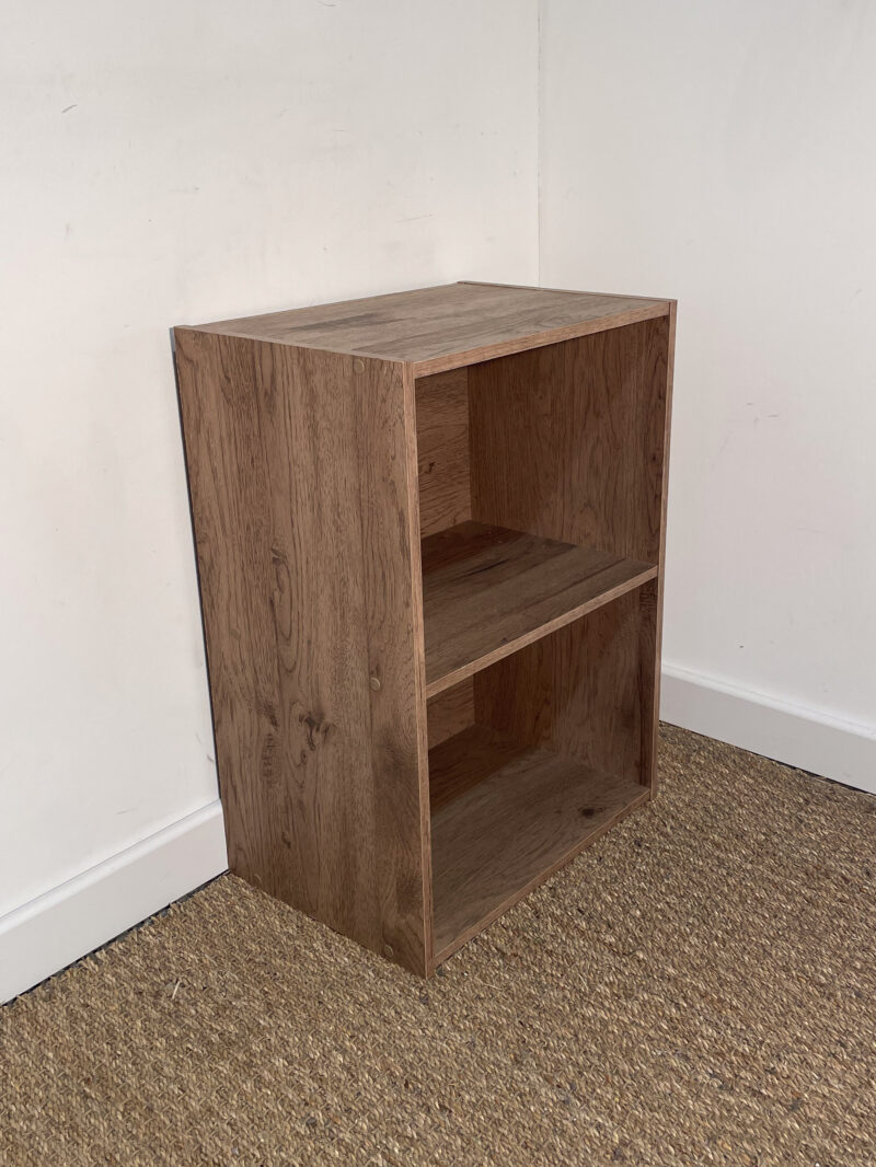 Petit caisson en bois foncé