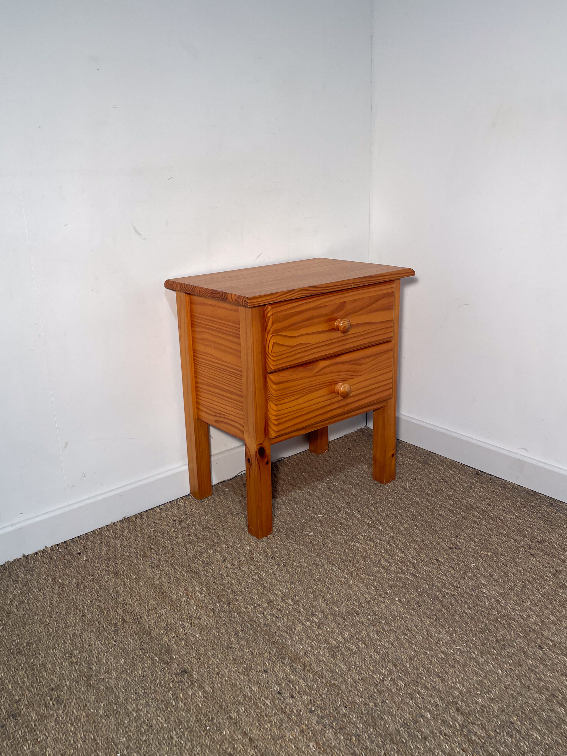 Table de chevet en pin