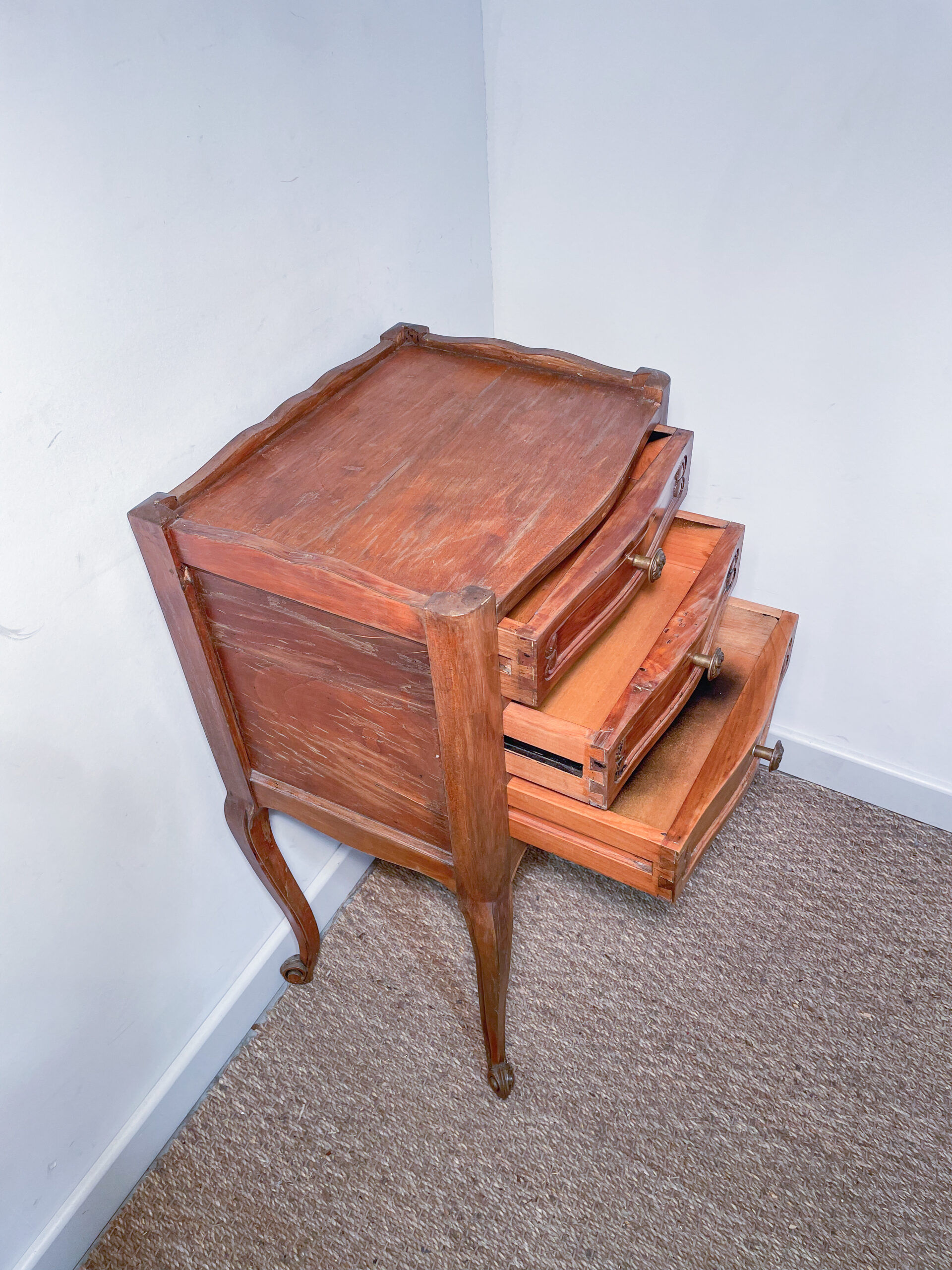 Petit chevet haut vintage à tiroirs – Image 6