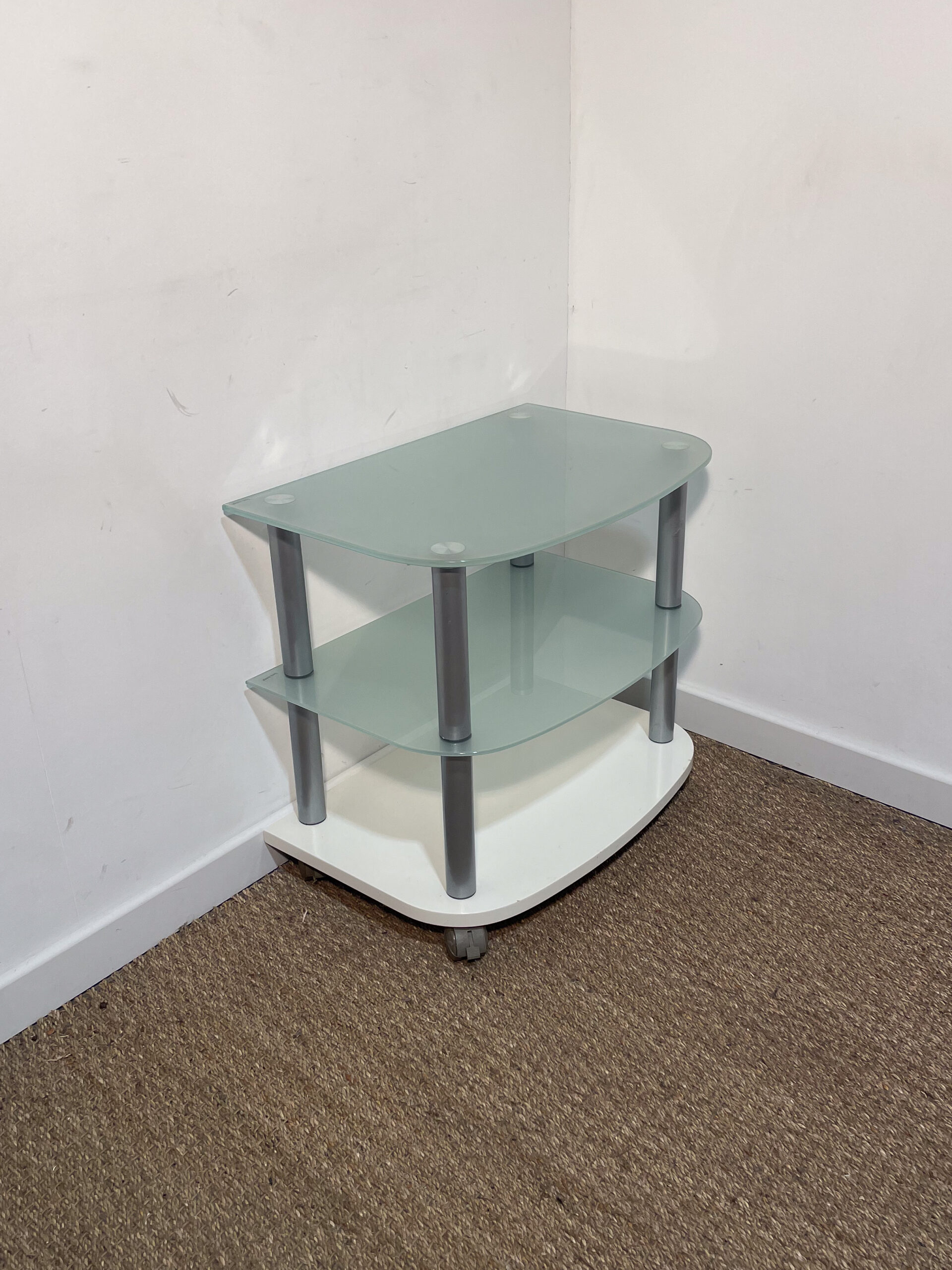 Table de chevet à 3 niveaux en verre trempé