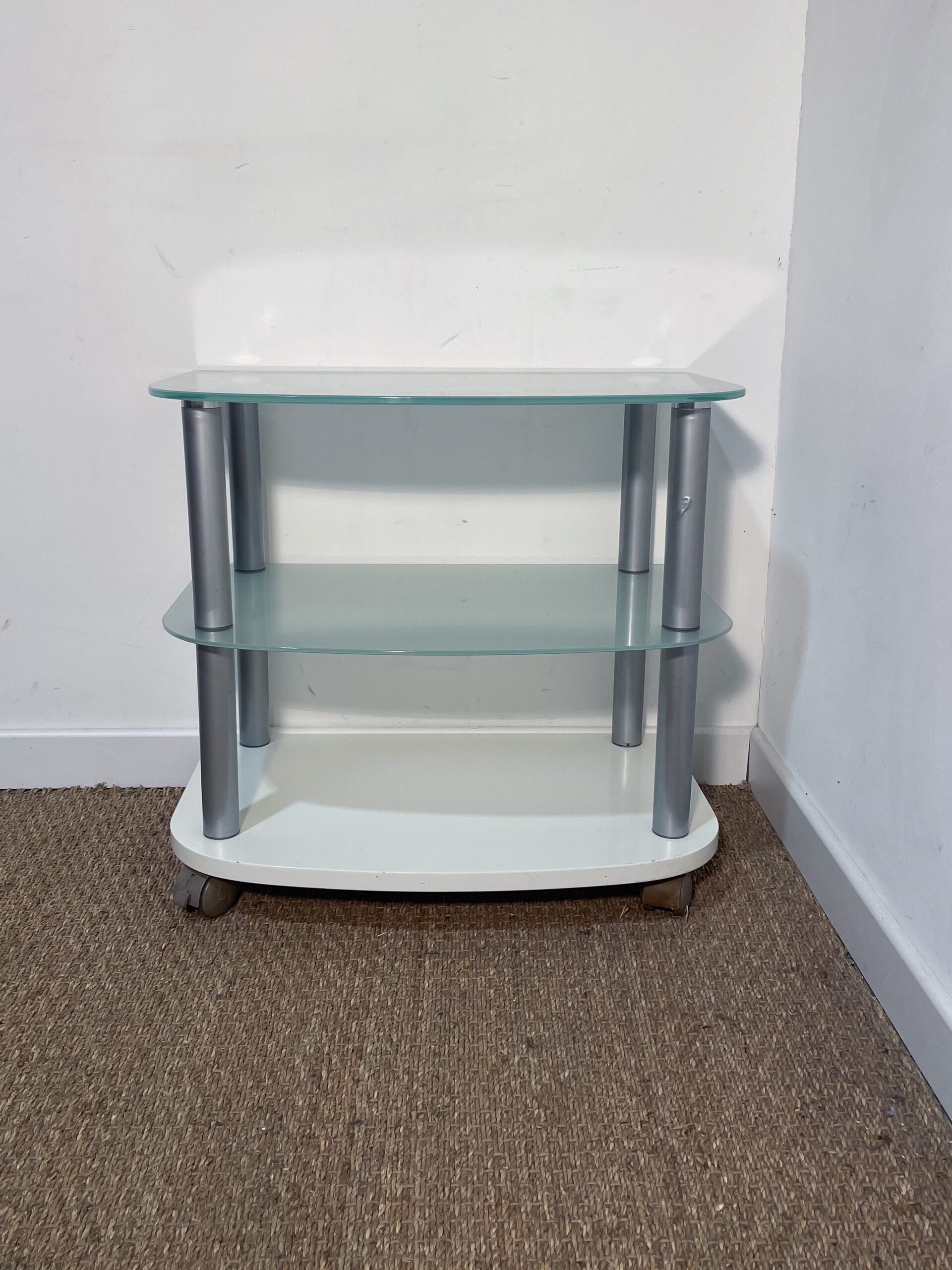 Table de chevet à 3 niveaux en verre trempé – Image 2