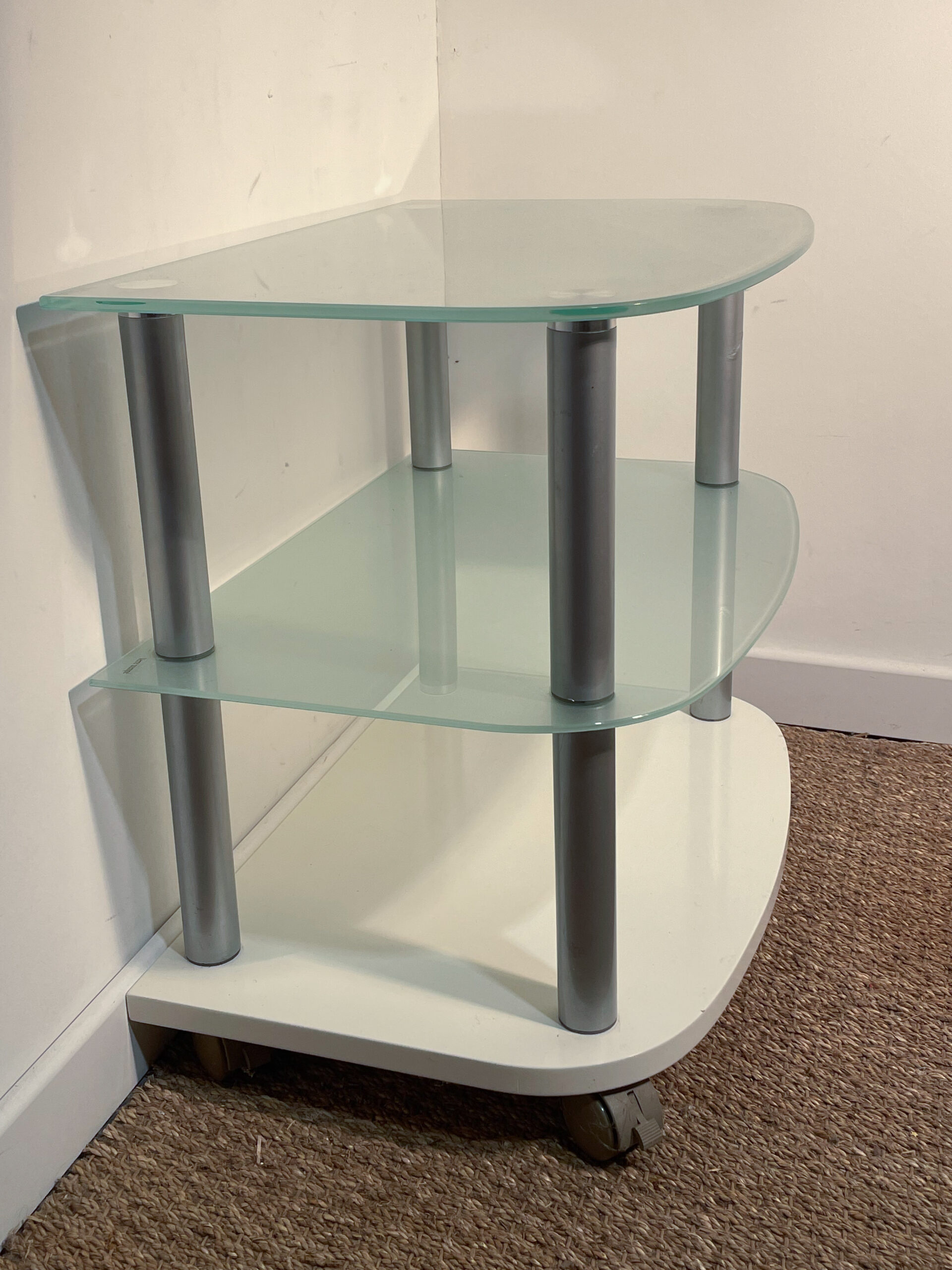 Table de chevet à 3 niveaux en verre trempé – Image 5