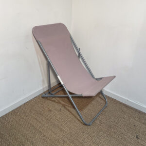 Chaise longue / transat rose clair