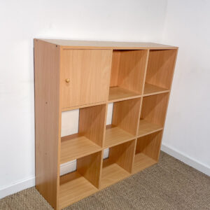 Bibliothèque à cases carrée