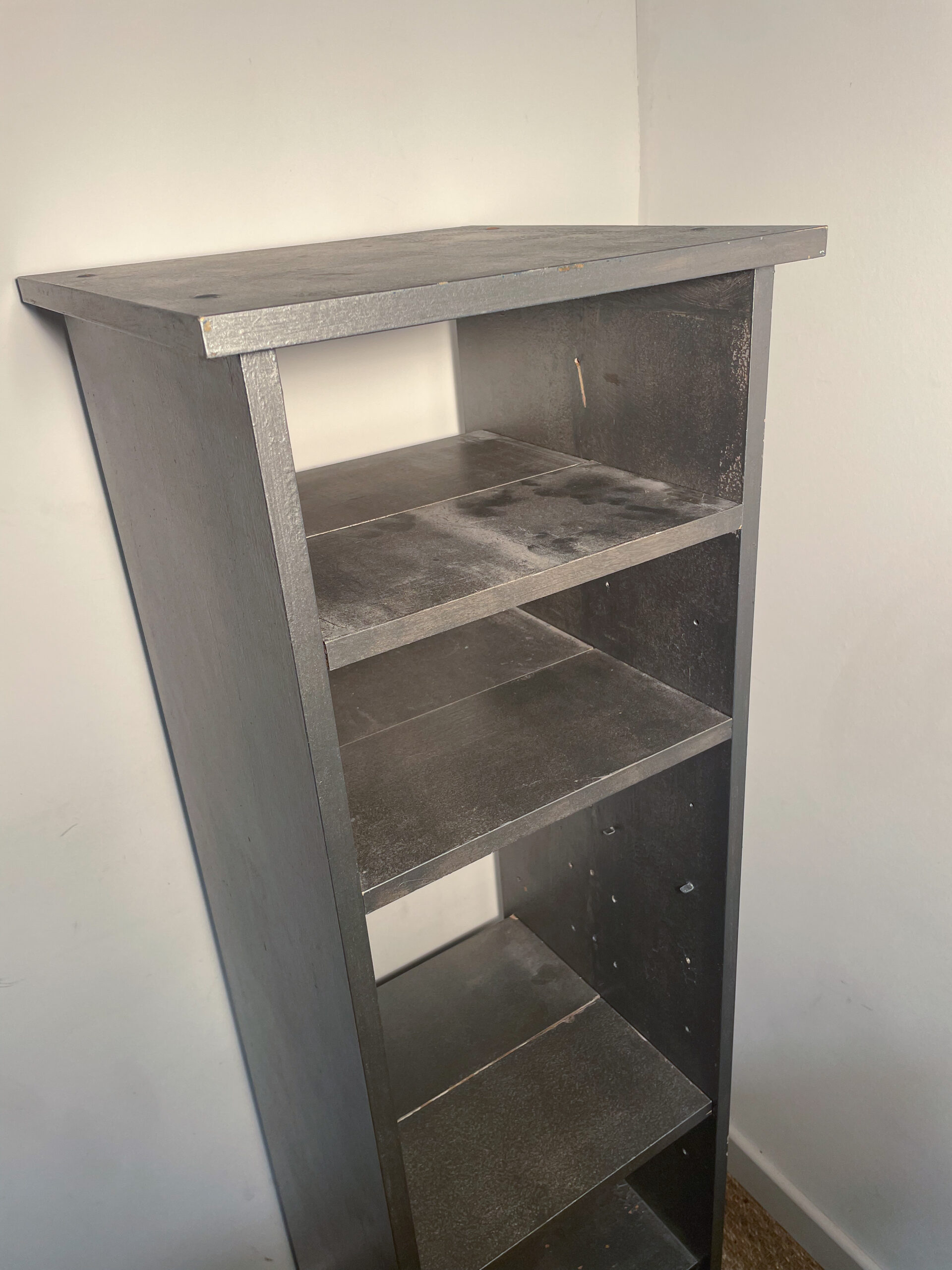 Petite tour de rangement peinte argenté – Image 3