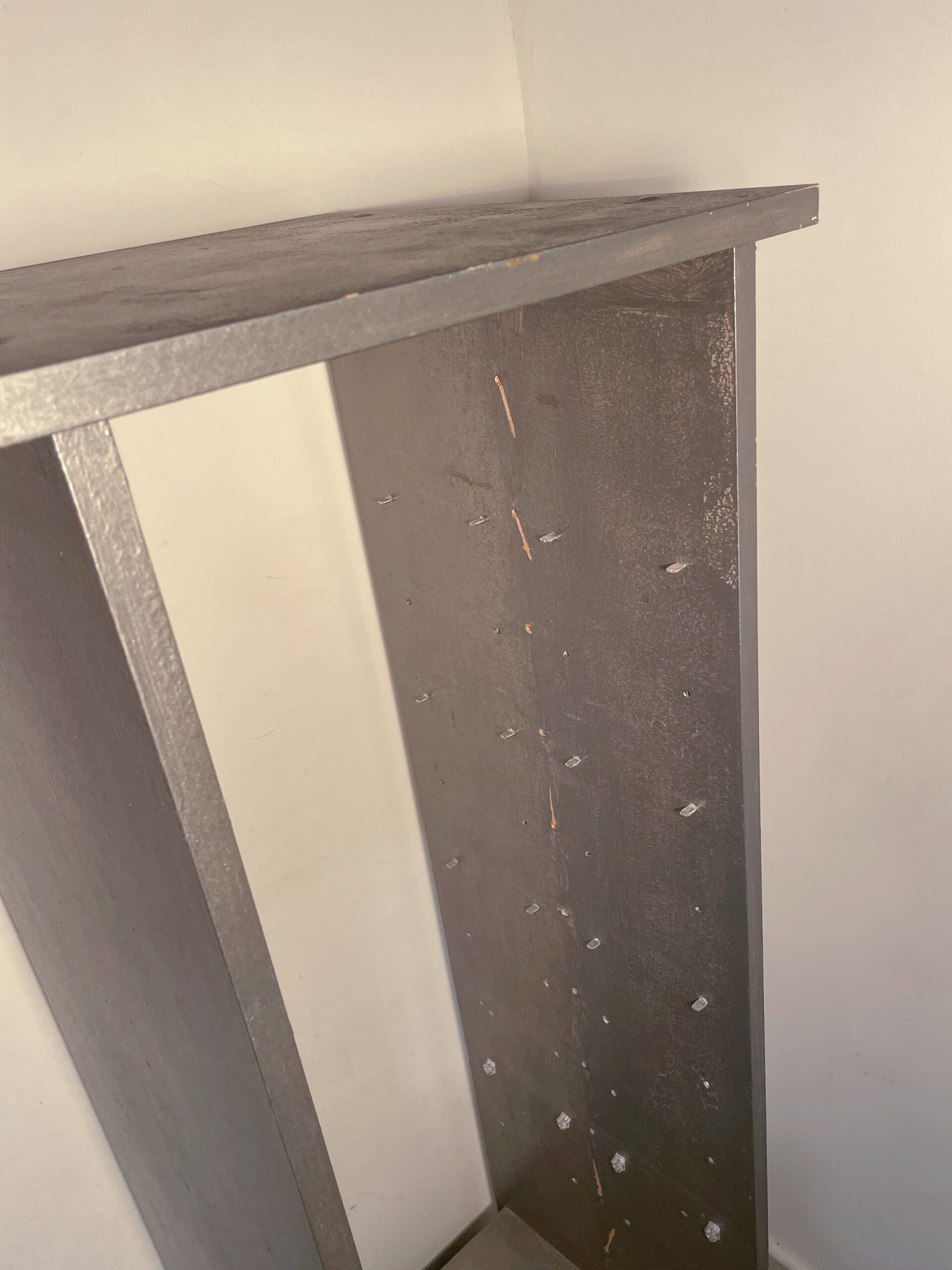 Petite tour de rangement peinte argenté – Image 6