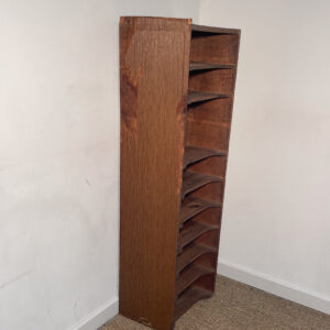 Tour de rangement en bois