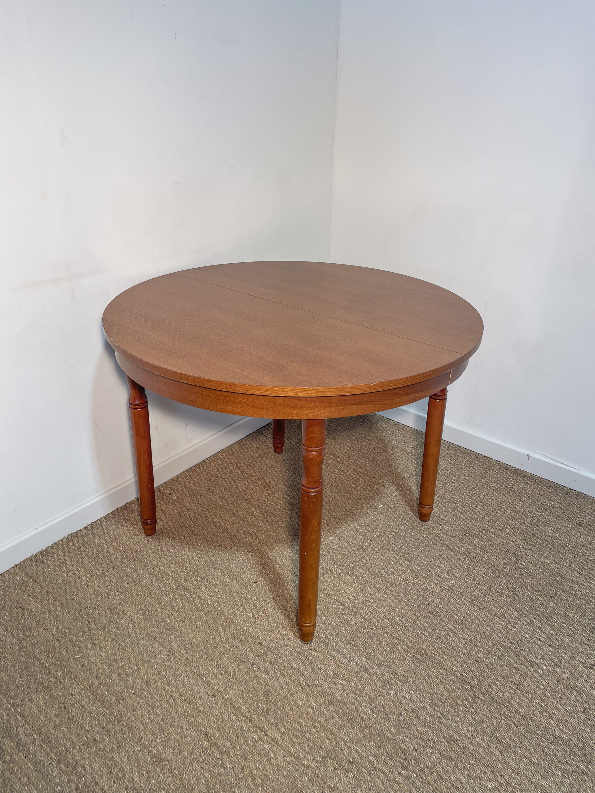 Table ronde à rallonges