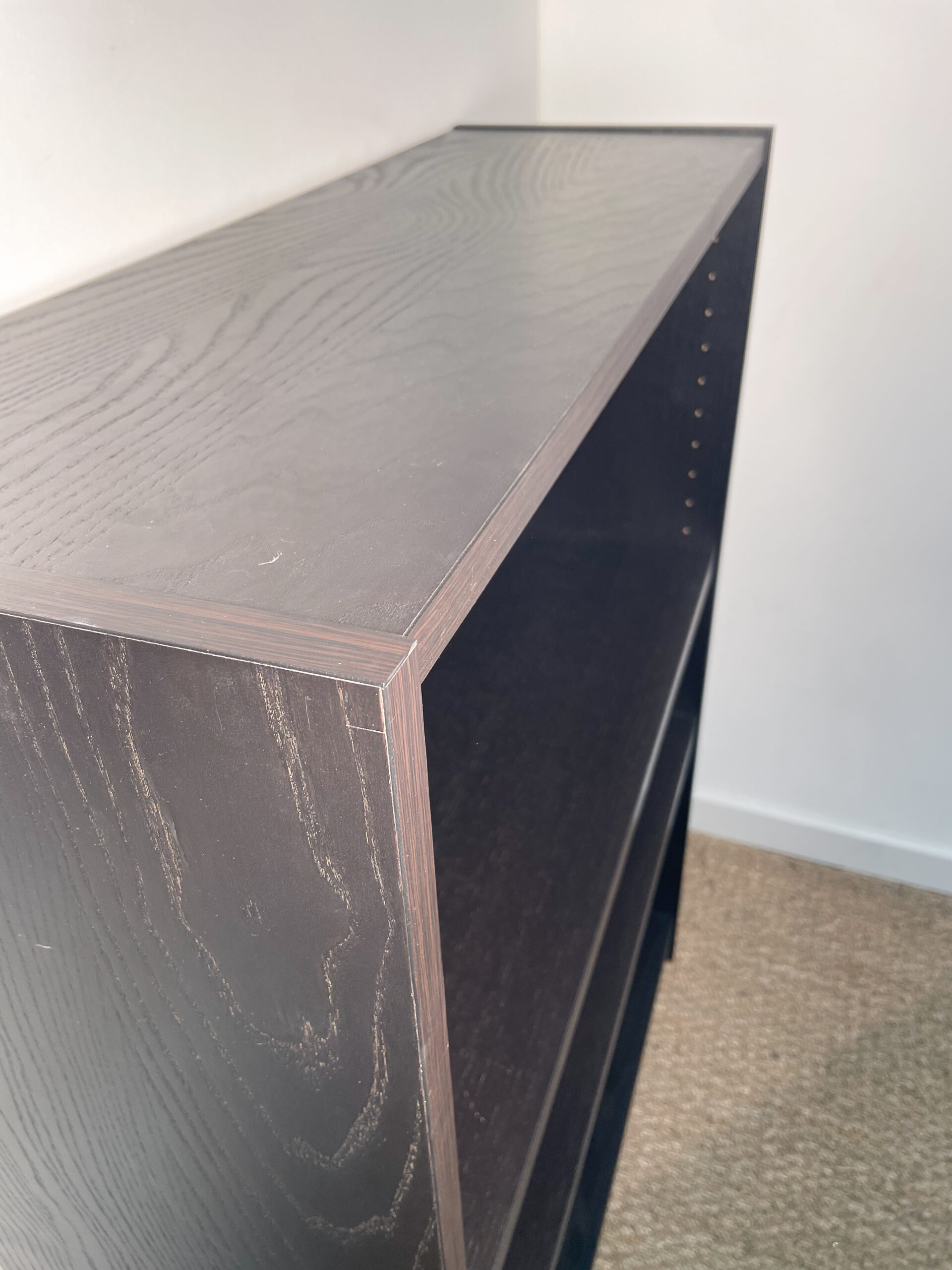 Bibliothèque basse en bois noir – Image 3