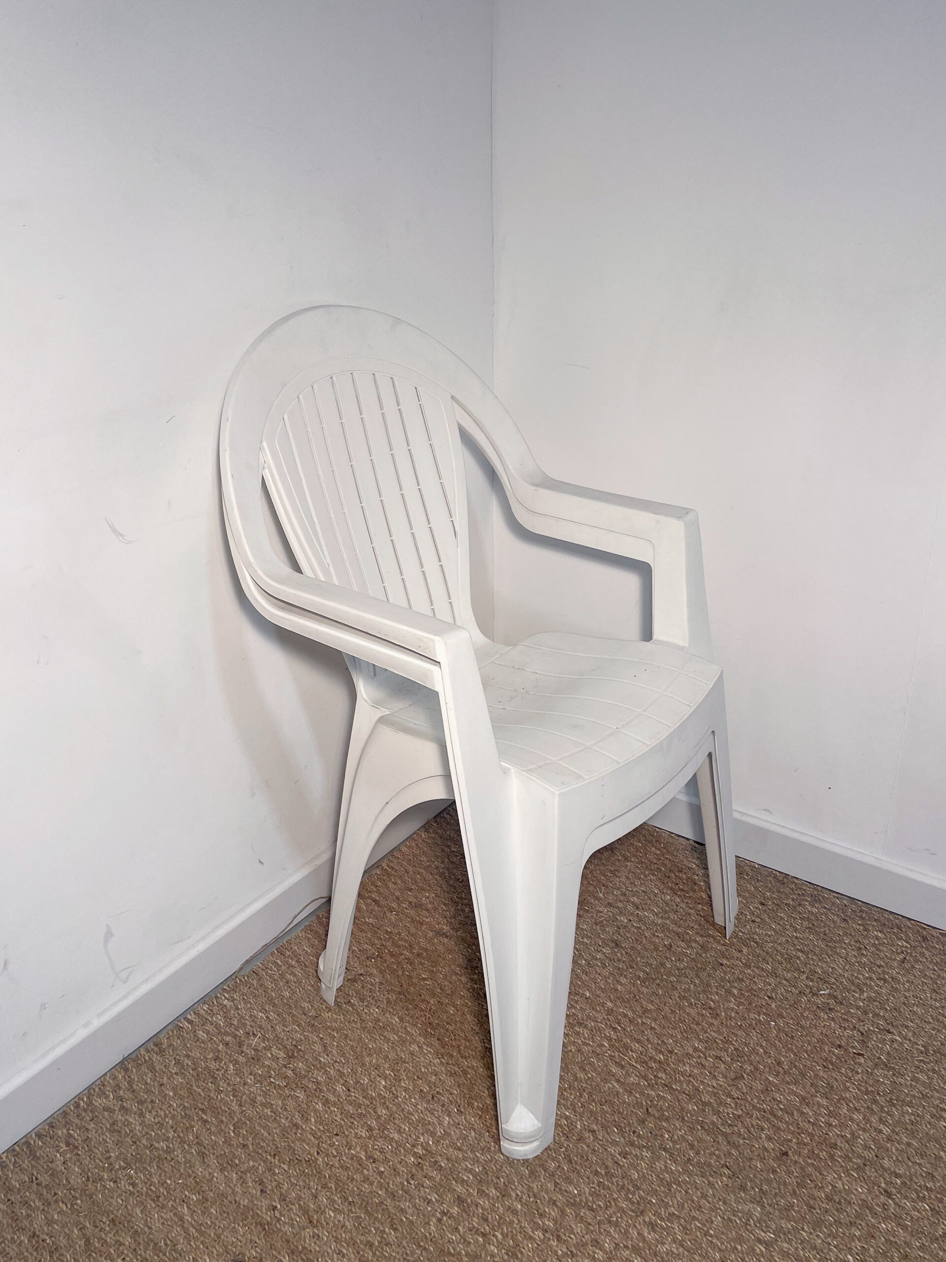 Lot de 2 chaises de jardin en plastique blanc – Image 6