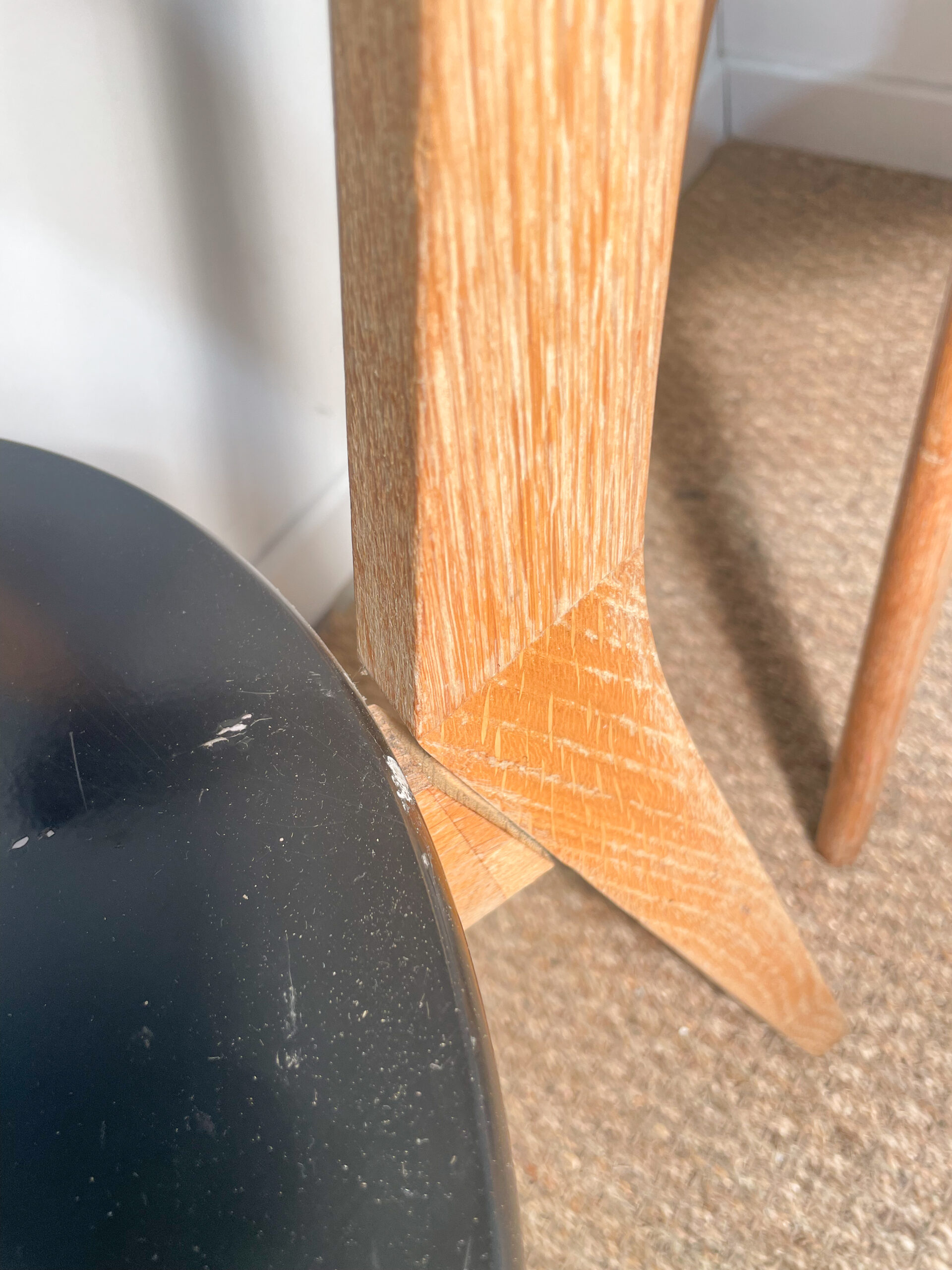 Lot de 3 chaises en bois noir – Image 5